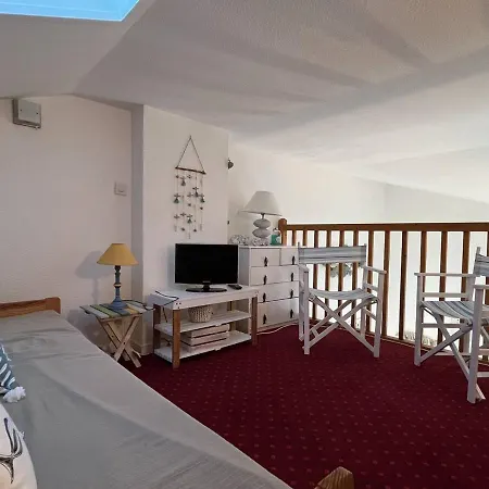 2 Pieces Avec Balcon, Vue Et Parking A Saint-pierre-d'oleron, Wifi Inclus - Fr-1-246a-170 Saint-Pierre-d'Oleron